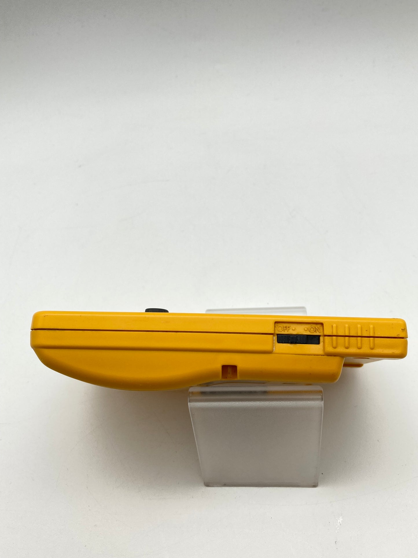 Nintendo ゲームボーイカラー イエロー本体 動作品ゲームソフト付き 1111-409