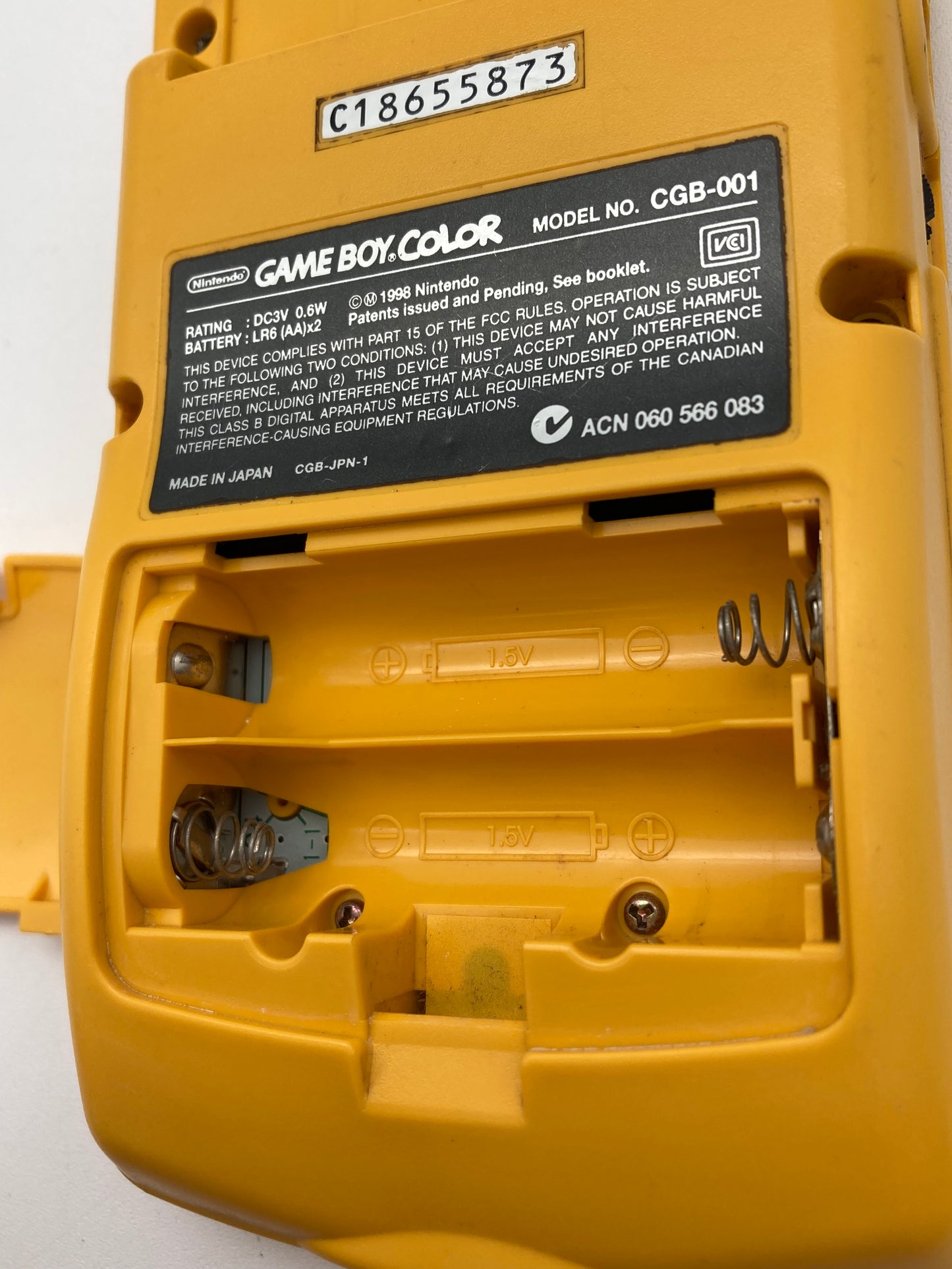 Nintendo ゲームボーイカラー イエロー本体 動作品ゲームソフト付き 1111-409