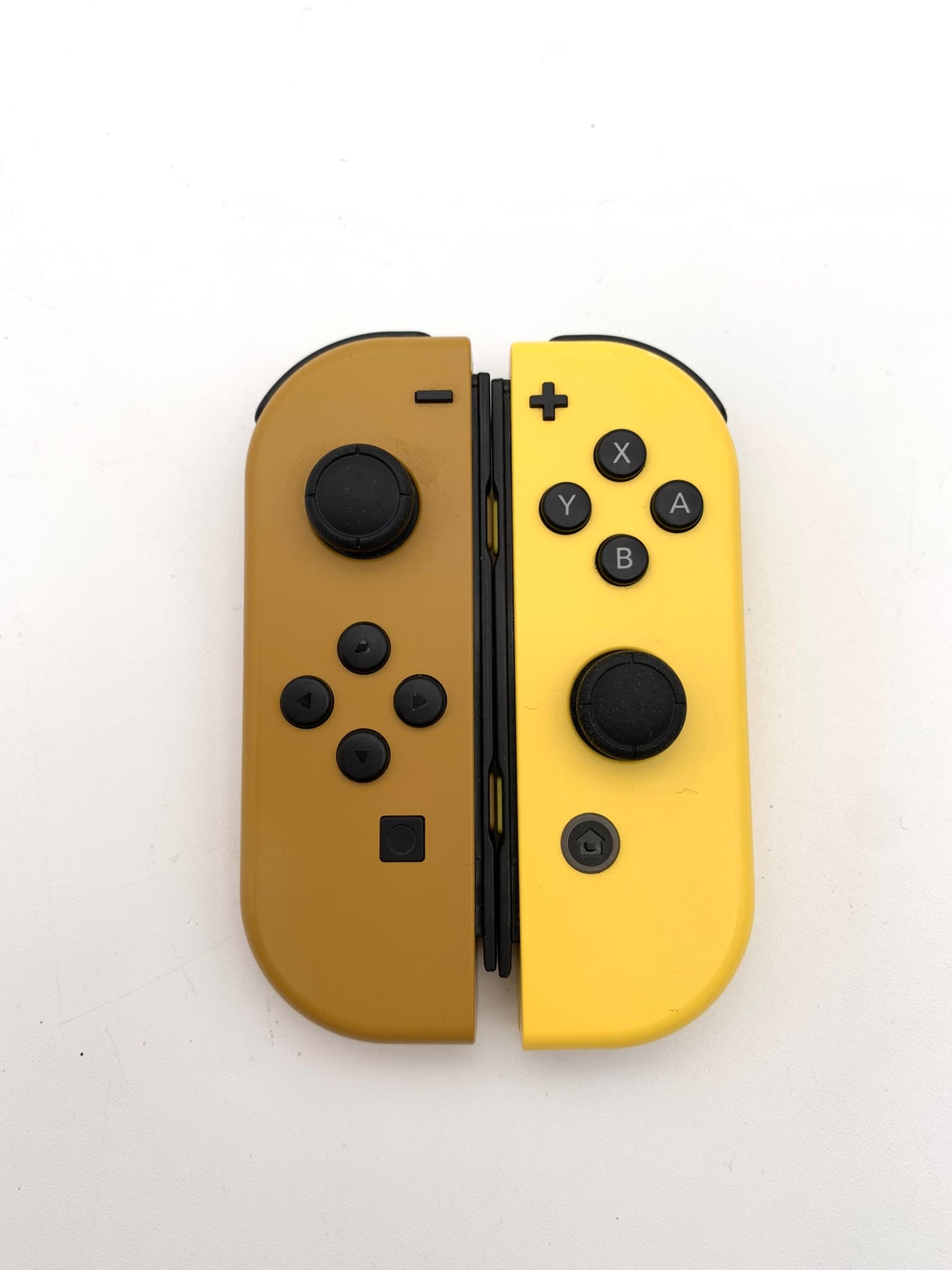 Nintendo Switch ジョイコン左右ペア Let’s Go! ピカチュウ イーブイ 1008-501