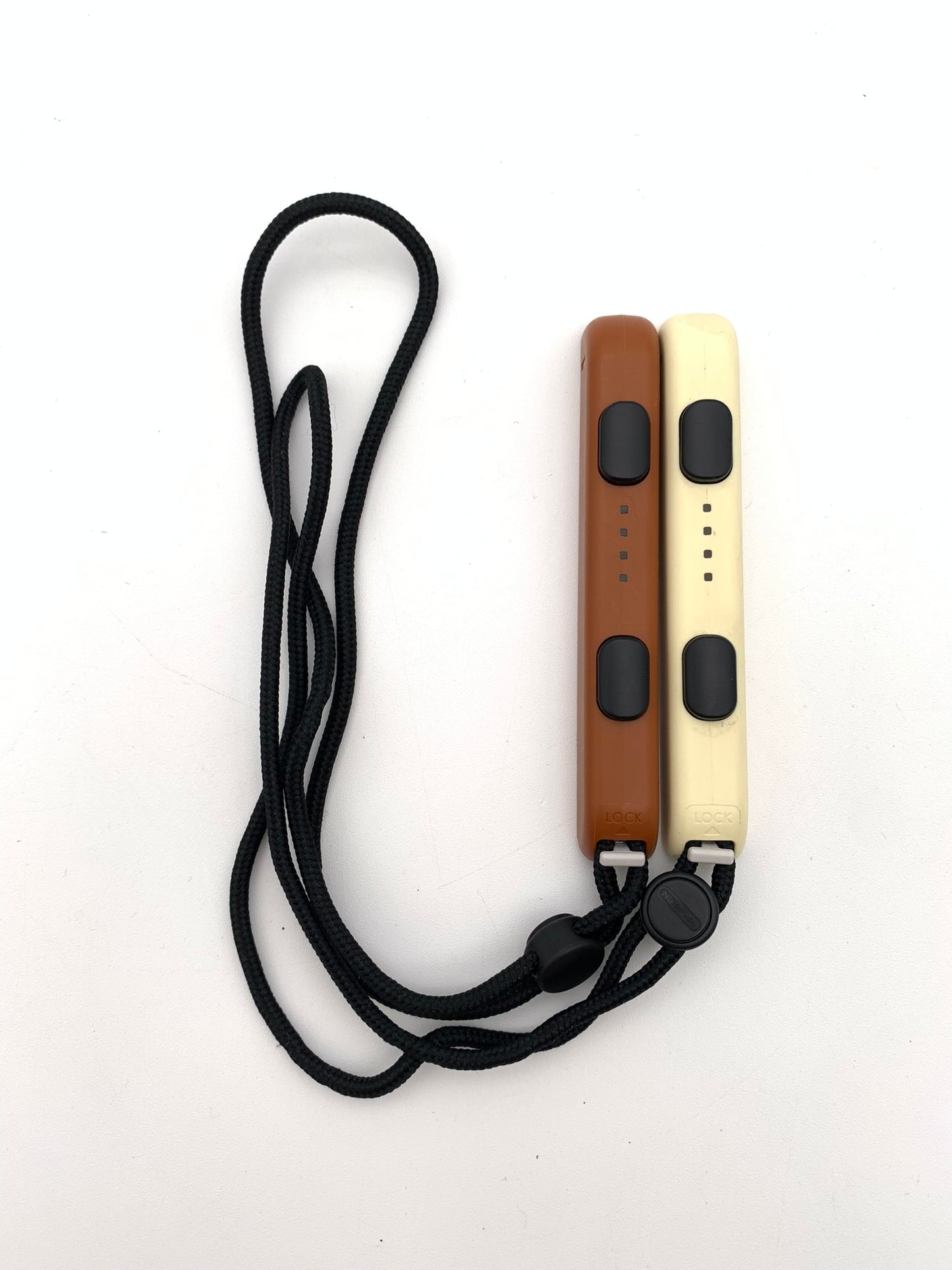 Nintendo Switch ジョイコン左右ペア Let’s Go! ピカチュウ イーブイ 1008-501