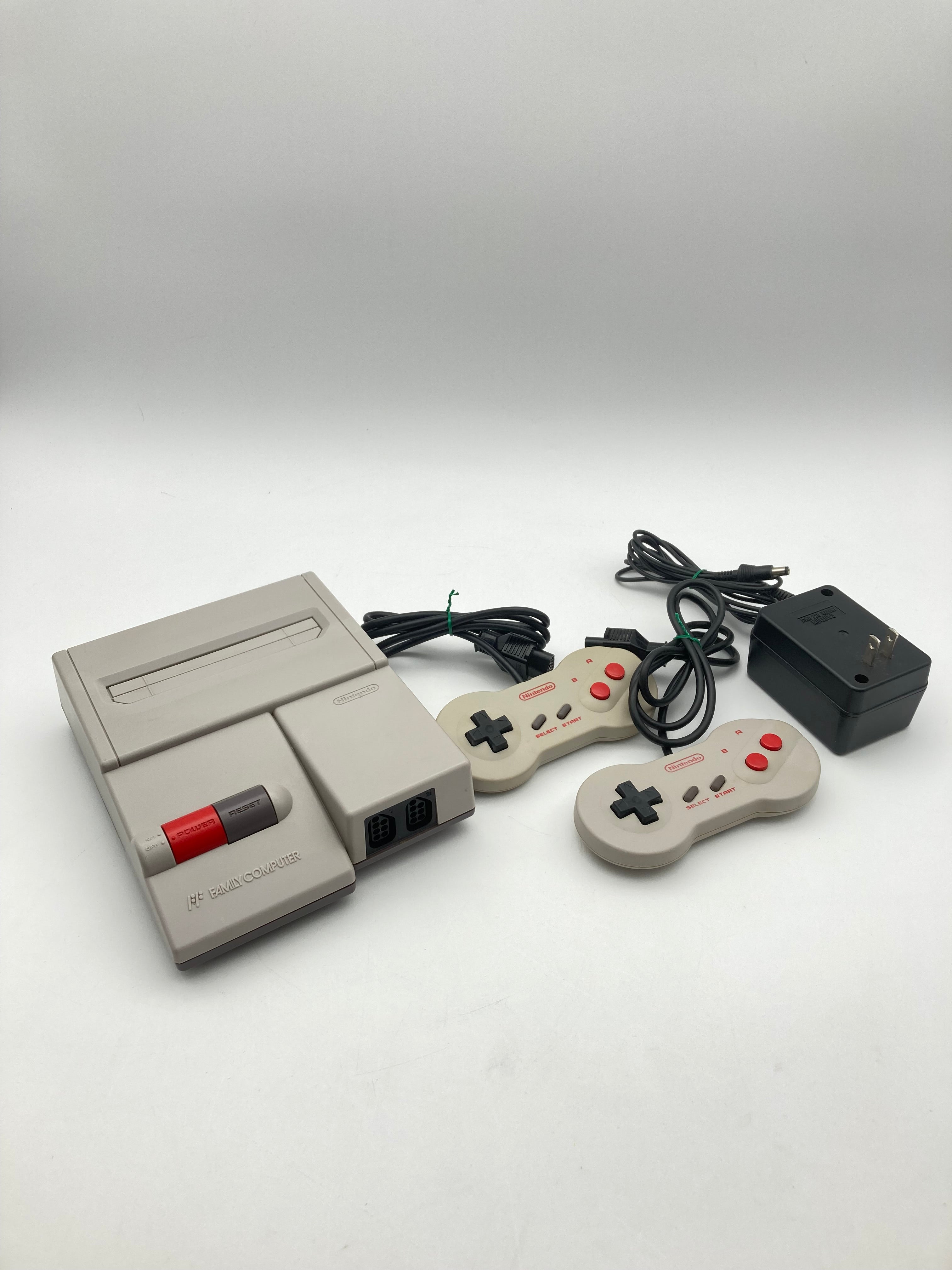 Nintendo ニューファミコン本体 周辺機器セット 動作品 1205-406