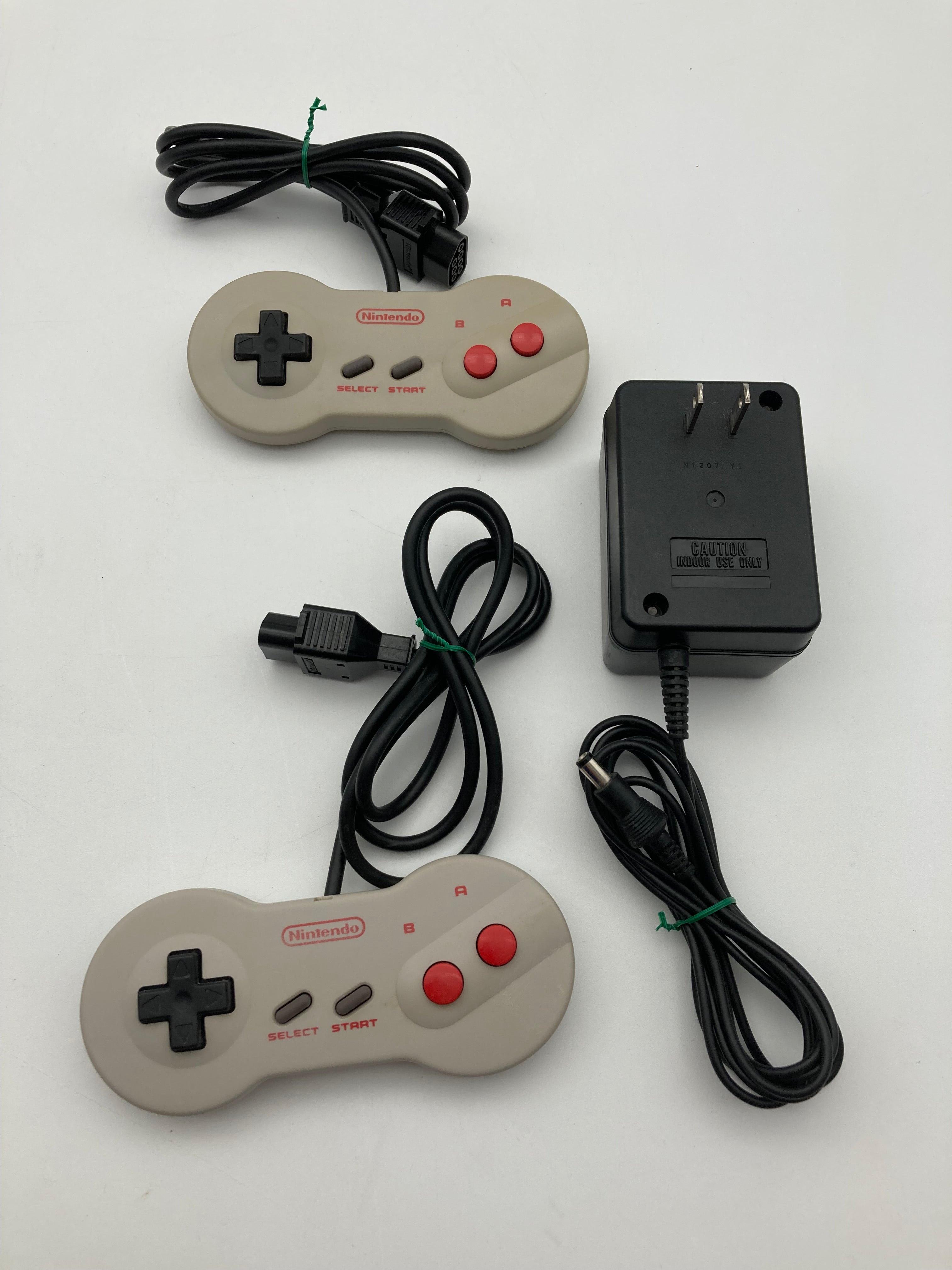 Nintendo ニューファミコン本体 周辺機器セット 動作品 1205-406