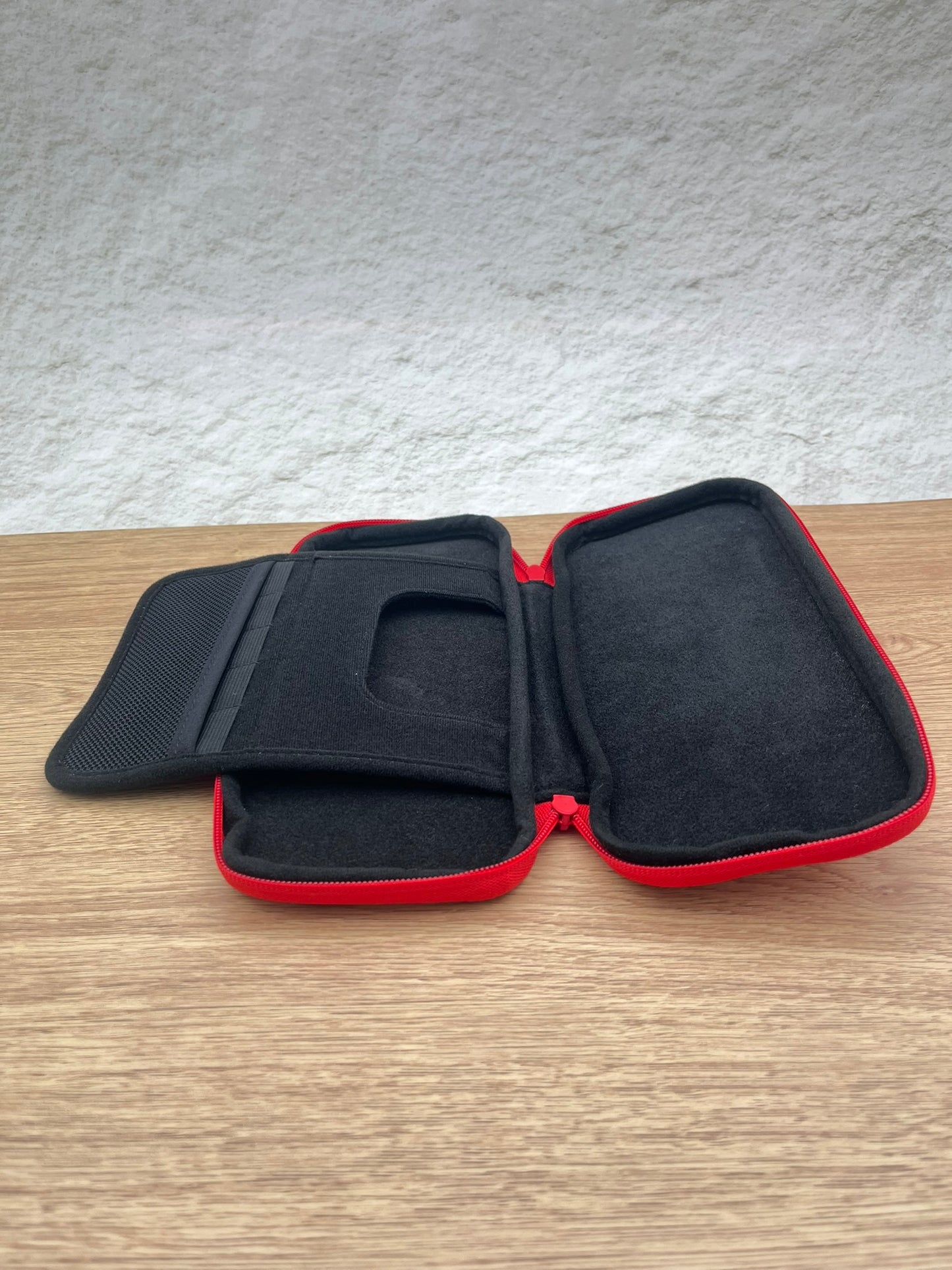 Nintendo Switchケース スーパーマリオ オデッセイエディション 1215-501