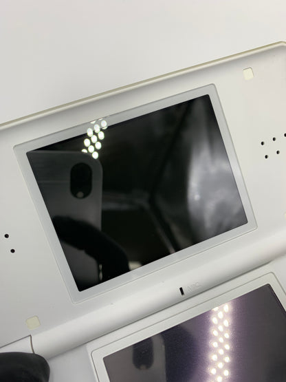 ニンテンドー DS Lite  クリスタルホワイト 本体  USG-001 動作確認済み 1014-209