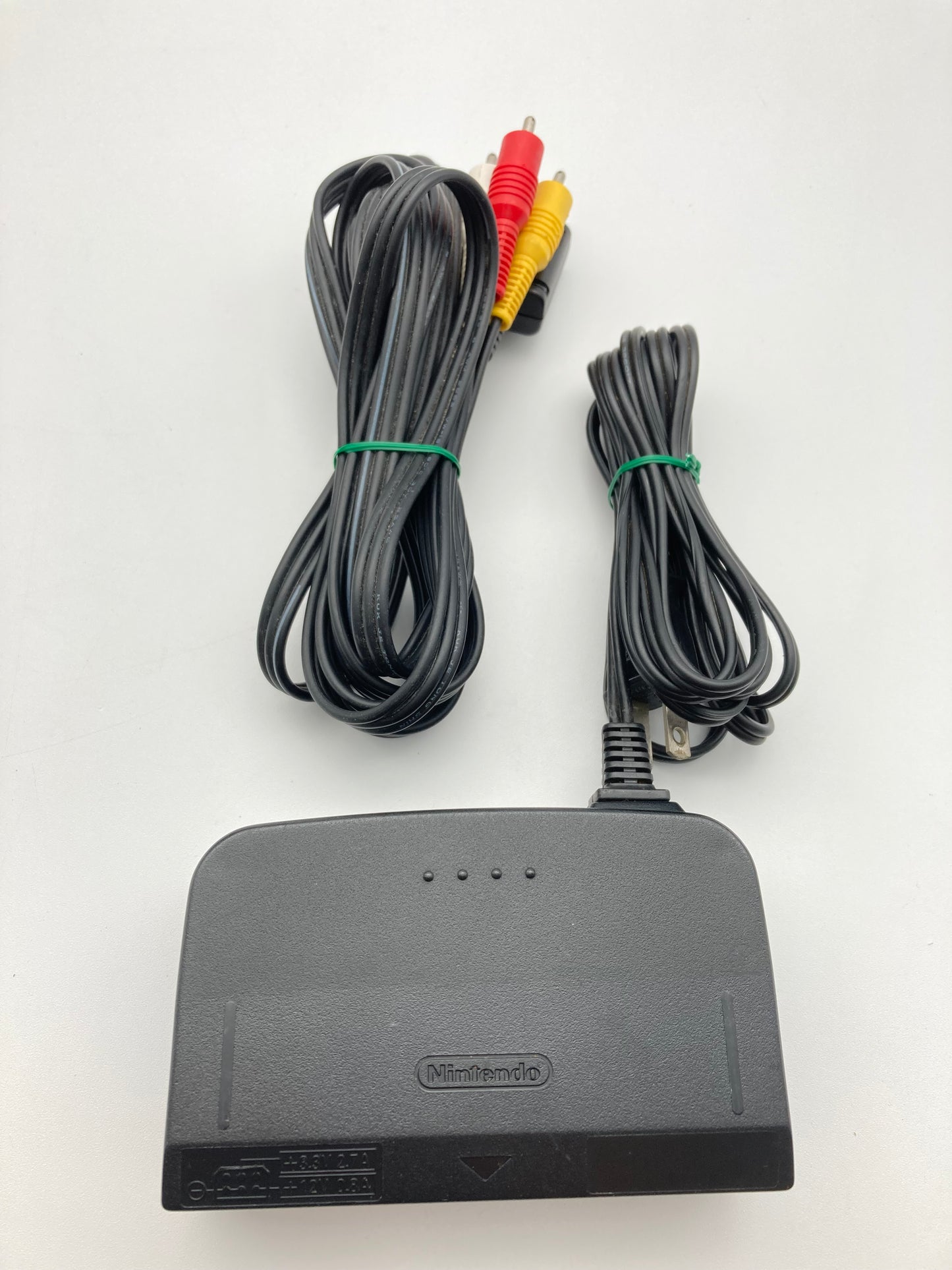 ニンテンドー 64 本体 ポケモン ピカチュウ ブルー動作OK 付属品付き 1017-404